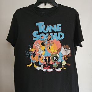 SPACE JAM LeBron James Tune Squad Black TShirt M Sz Bugs Daffy Marvin Taz Tweety
